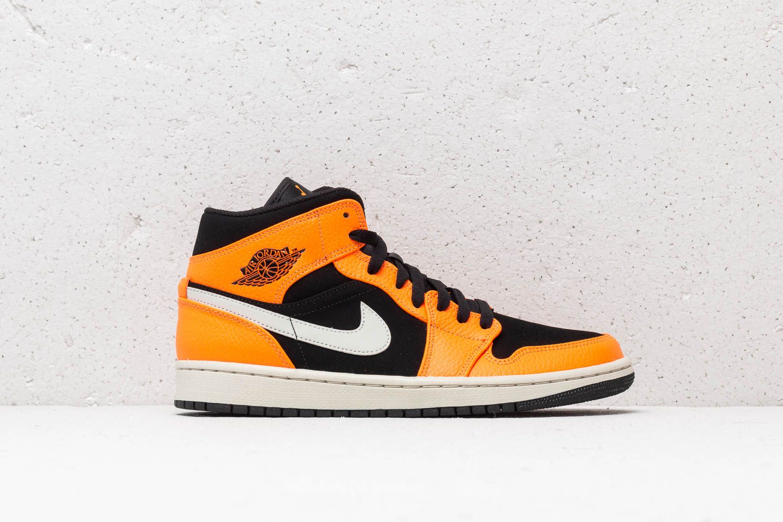 Men's shoes Air Jordan 1 Mid Black/ Cone-Light Bone