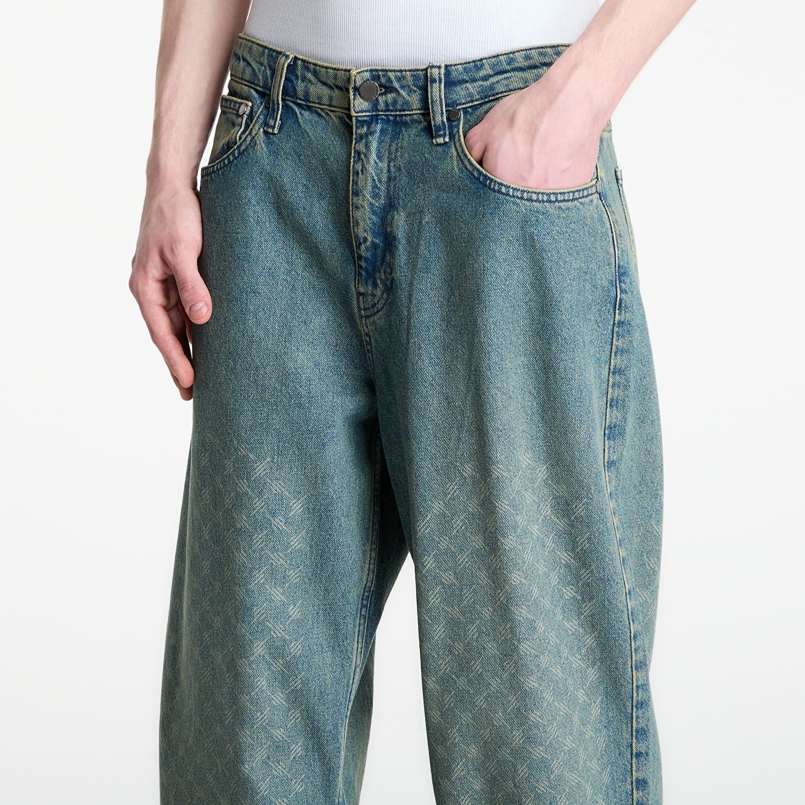 Jeans hlače Daily Paper Faded Monogram Amba Jeans V2 Bleached Denim Blue