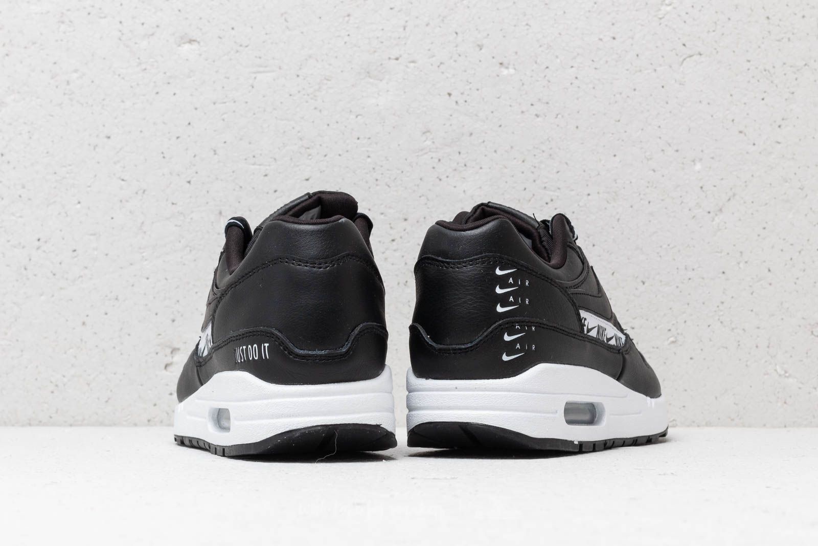 Ženski čevlji Nike Wmns Air Max 1 SE Black/ Black-White