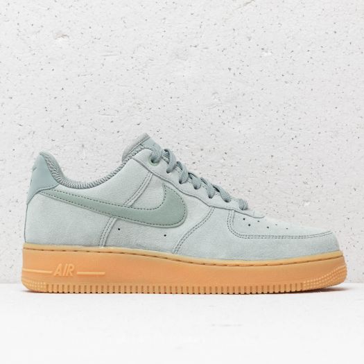 Nike air force 1 7 trainers mica green gum online