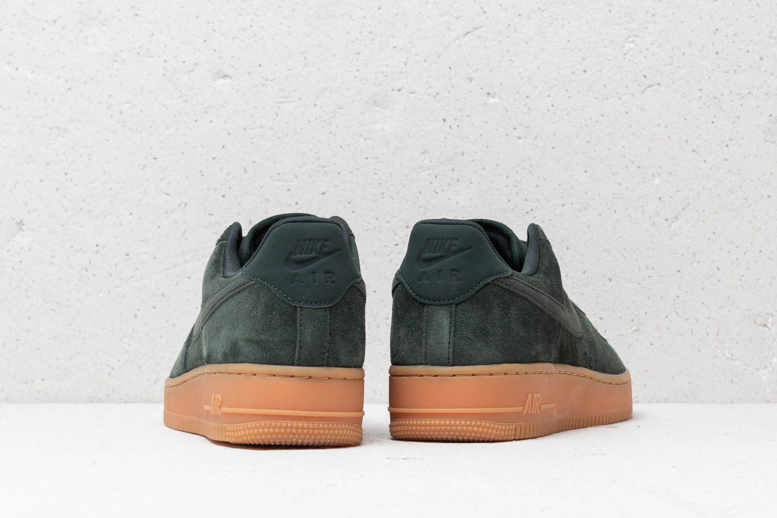 Nike air force 1 shop 7 lv8 suede green