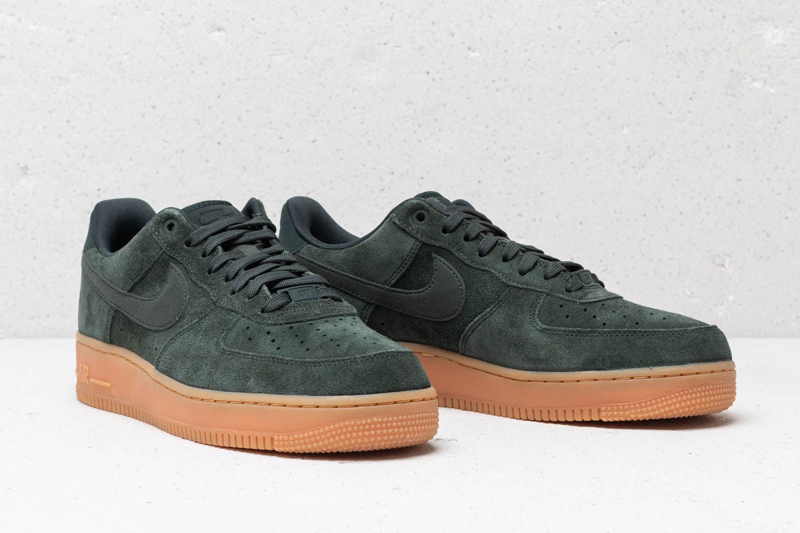 Men s shoes Nike Air Force 1 07 LV8 Suede Outdoor Green Outdoor