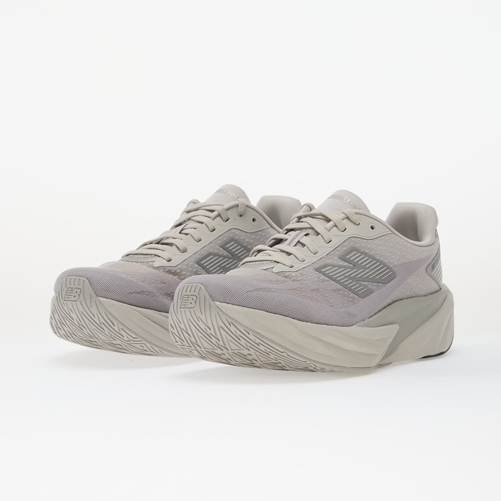 Pánské tenisky a boty New Balance FuelCell Rebel v5 Grey Matter/ Silver Metallic