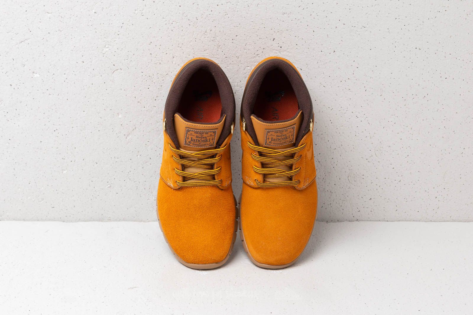Janoski max on sale brown