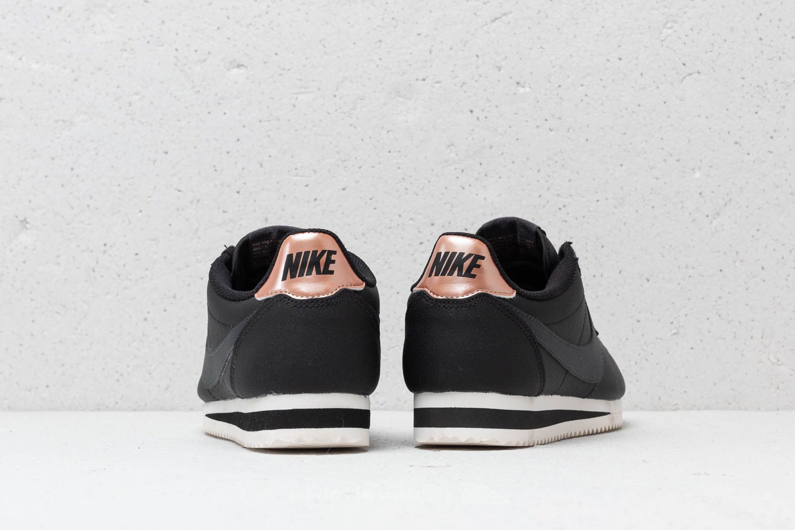 Women's classic cortez best sale leather black/anthracite-metallic red bronze