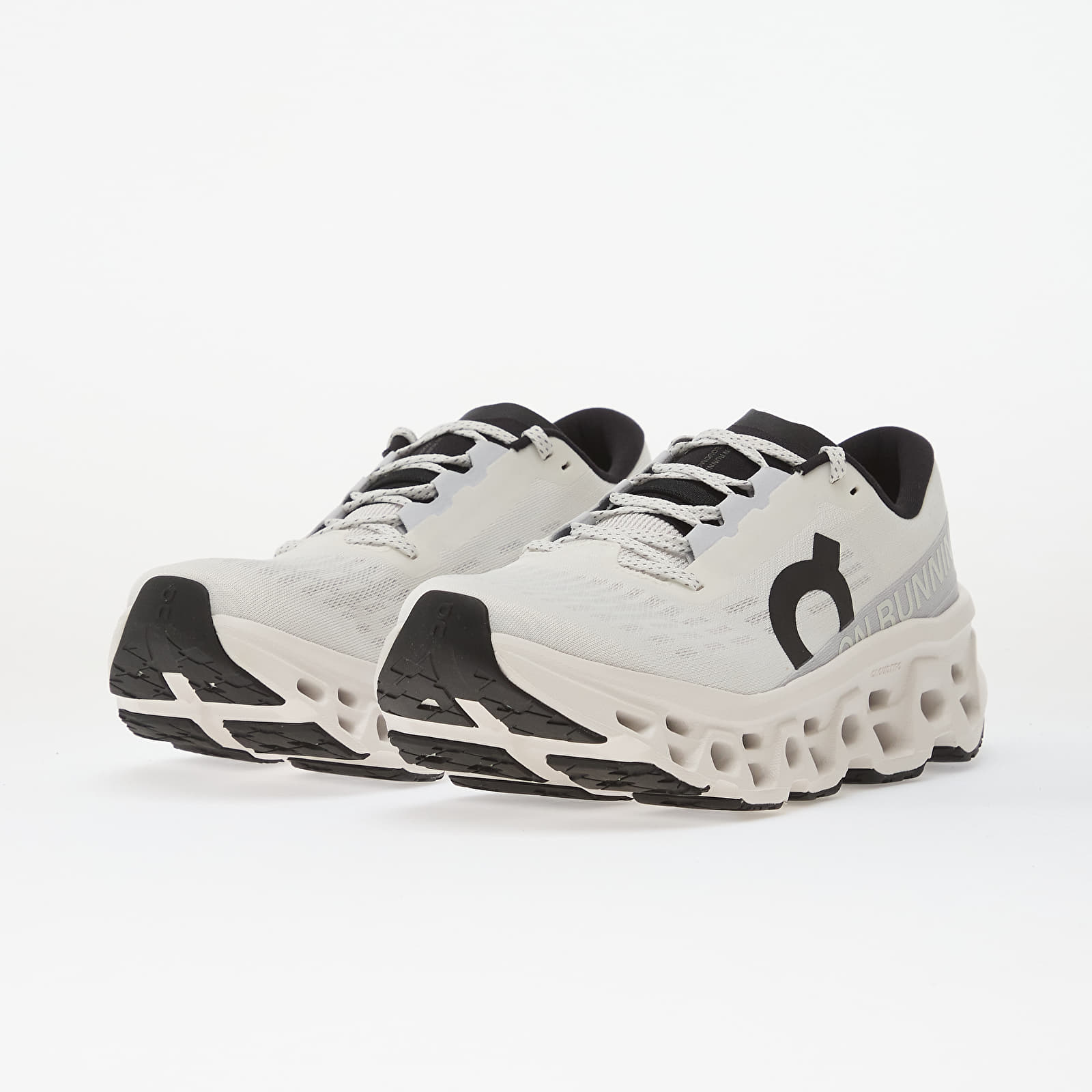 Skor för kvinnor On W Cloudmonster 3 White/ White