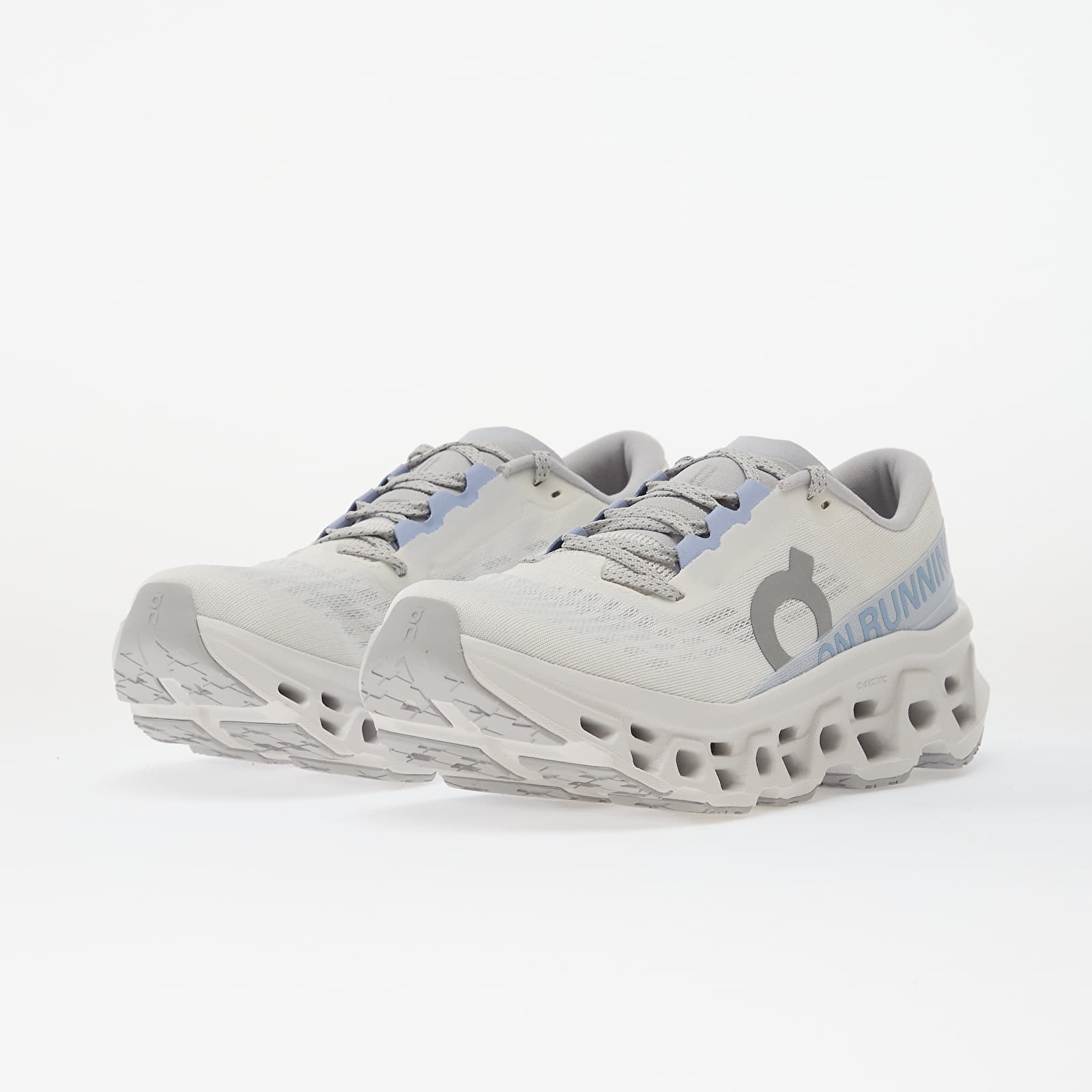 Skor för kvinnor On W Cloudmonster 3 White/ Frost