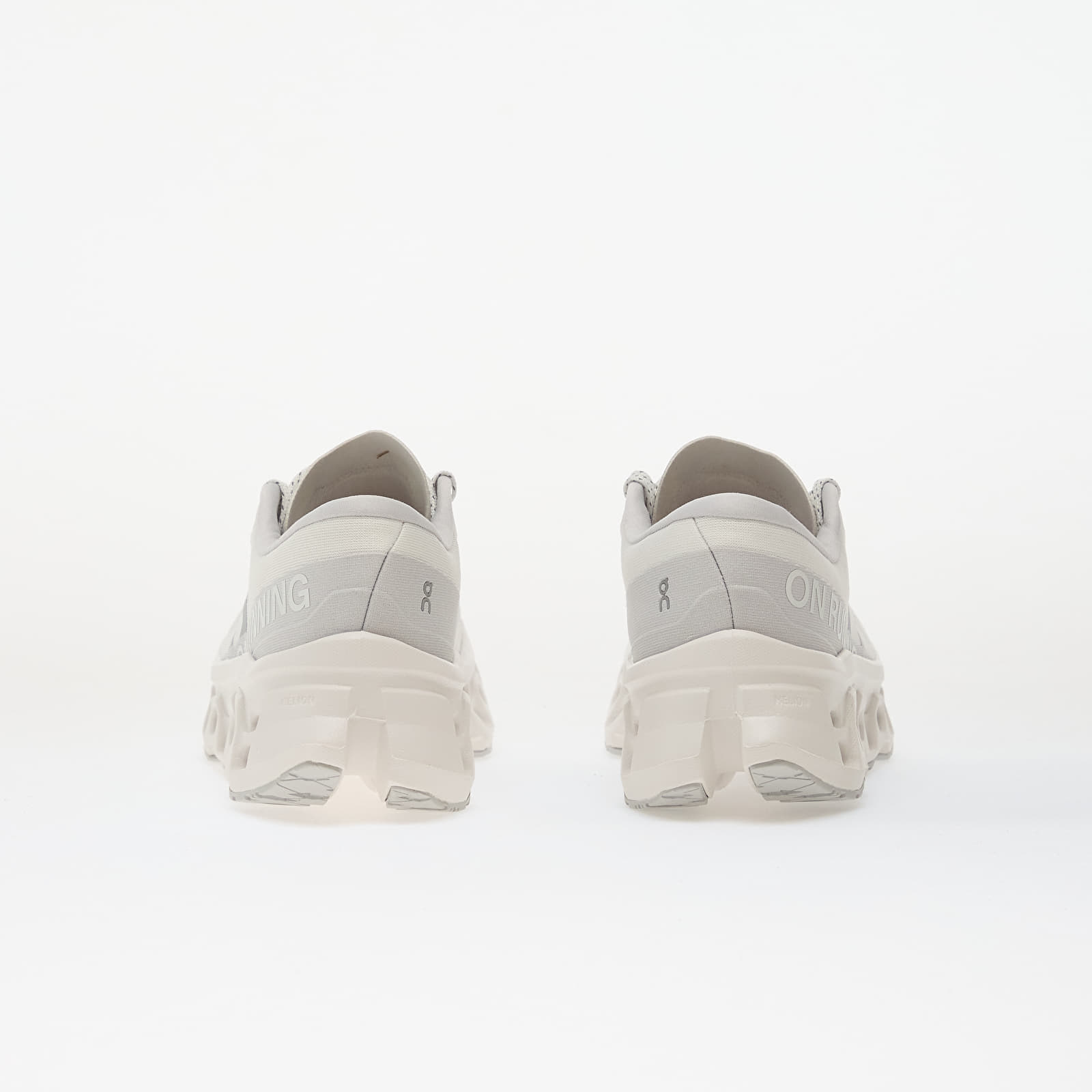 Skor för kvinnor On W Cloudmonster 3 White/ Wolf