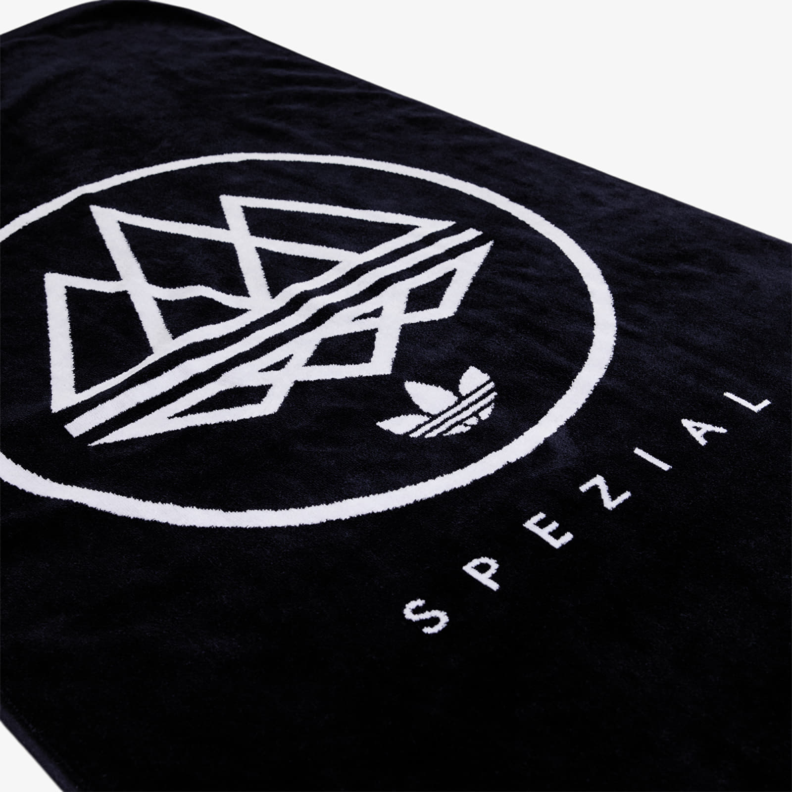 Towel adidas Mod Trefoil Towel Black/ Chalk White
