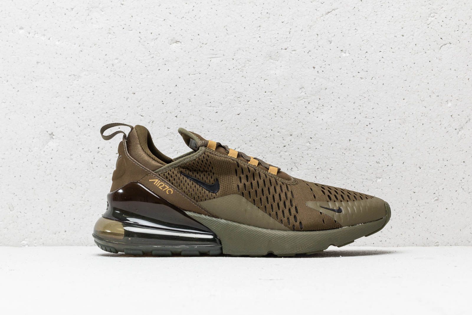 Olive nike store 270