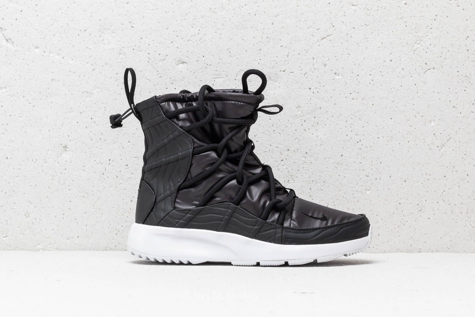 Nike tanjun high rise black sales
