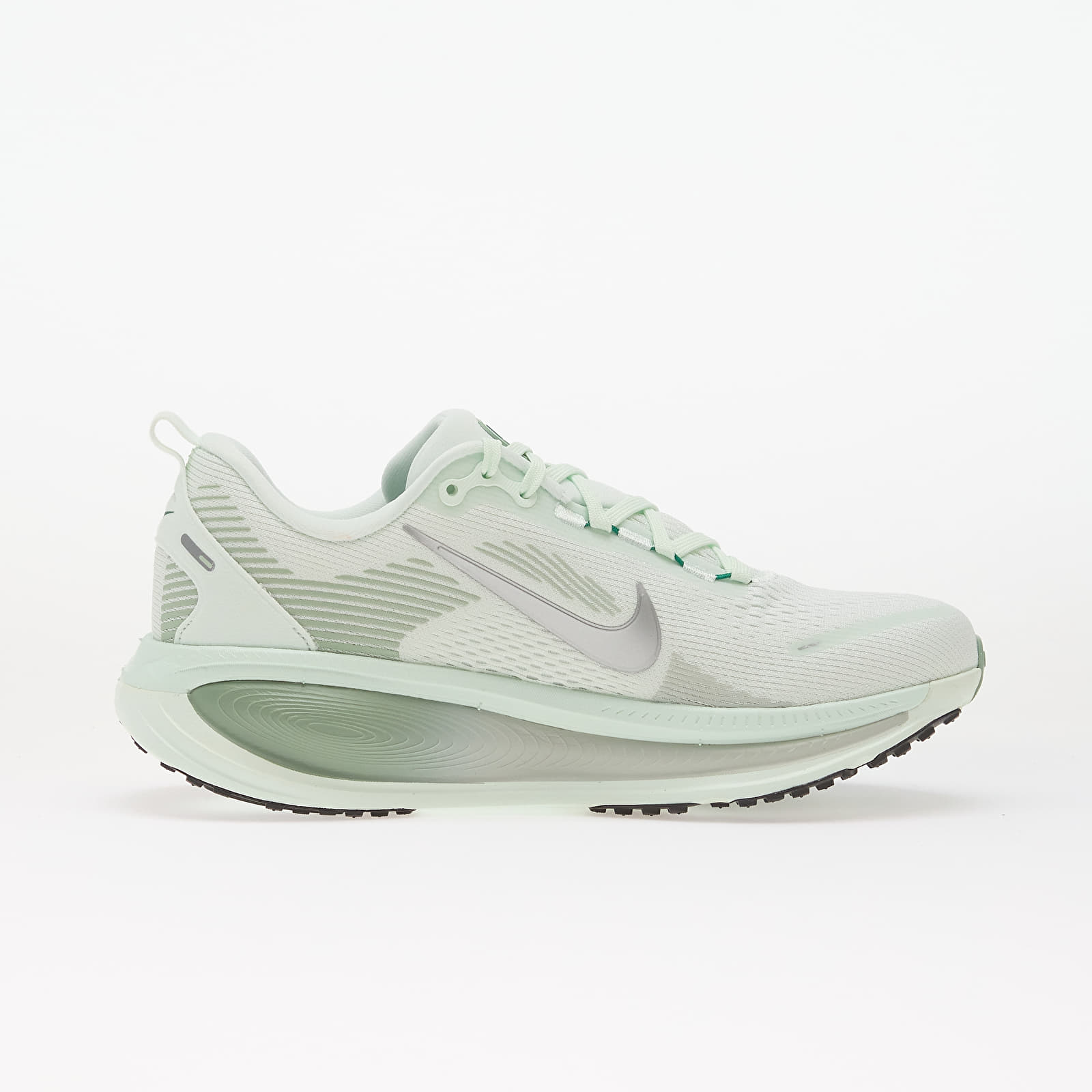 Women's shoes Nike Vomero 18 Barely Green/ Metallic Silver-Steam