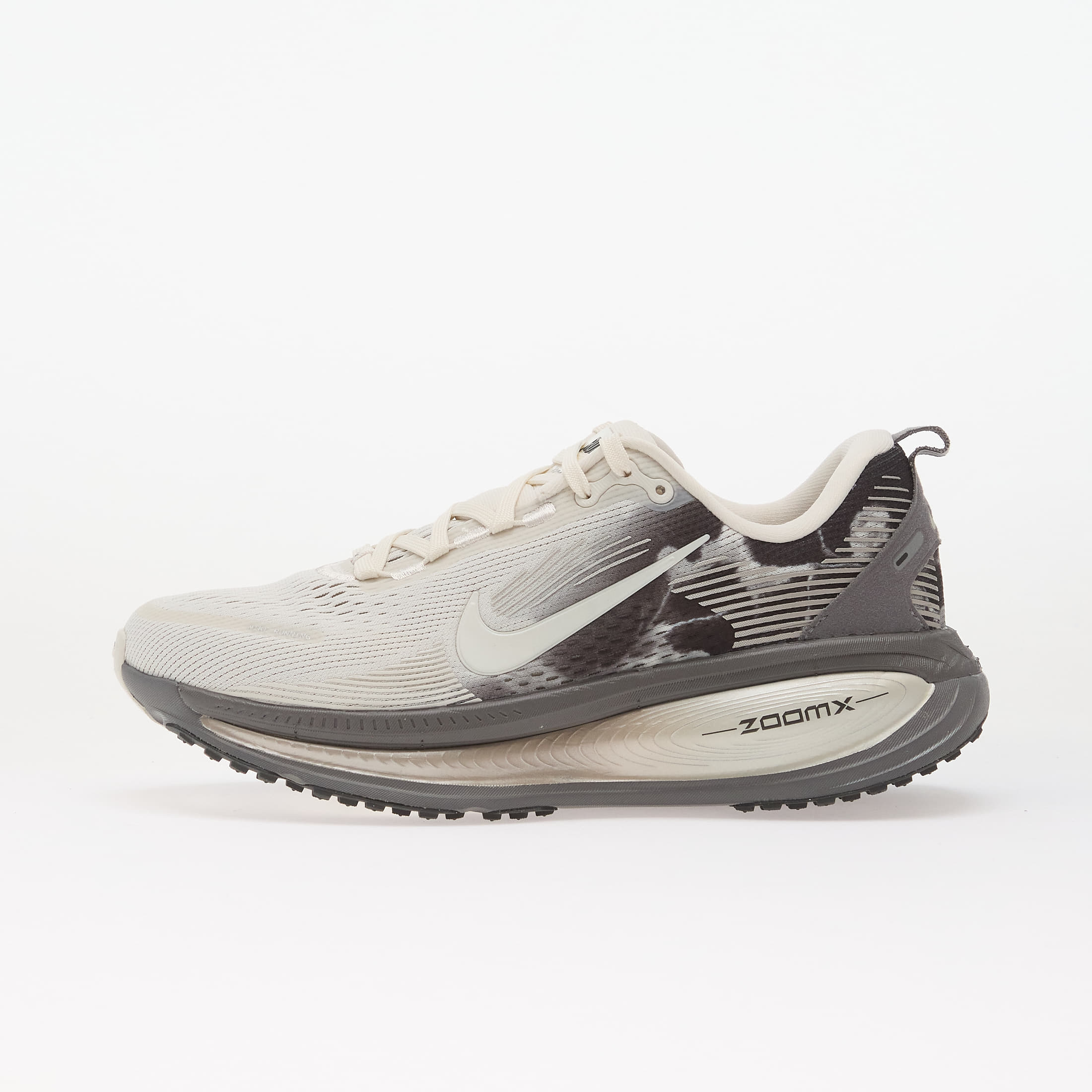 Levně Tenisky Nike Vomero 18 Se Phantom/ Sail-Pencil Point-Anthracite