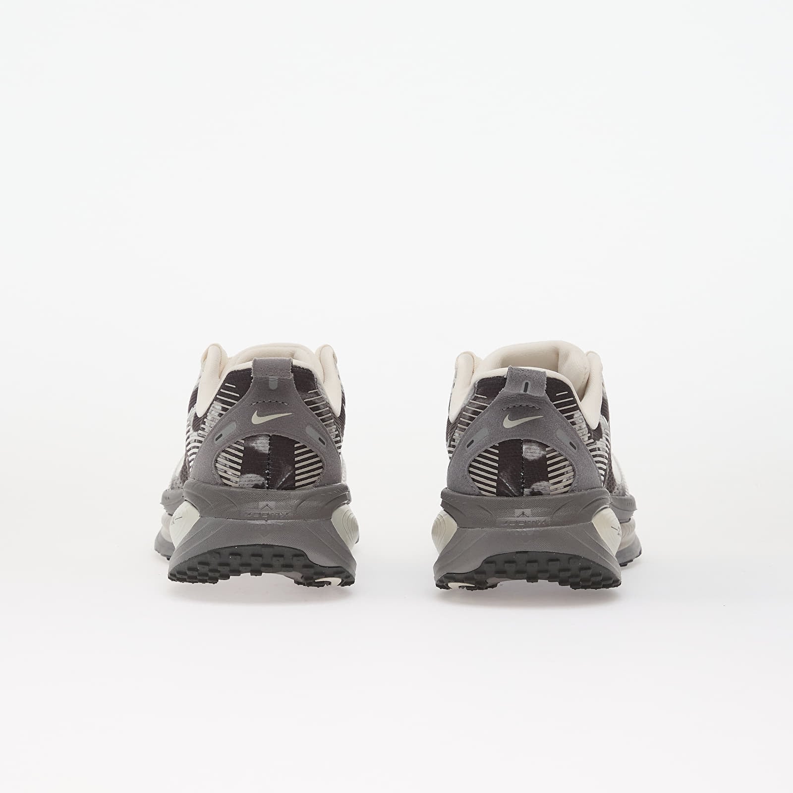 Skor för kvinnor Nike Vomero 18 Se Phantom/ Sail-Pencil Point-Anthracite