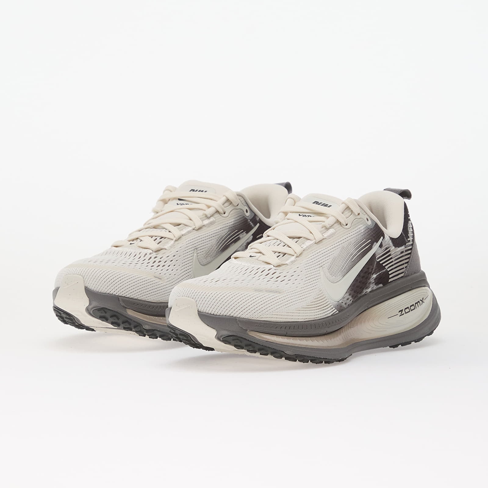 Skor för kvinnor Nike Vomero 18 Se Phantom/ Sail-Pencil Point-Anthracite