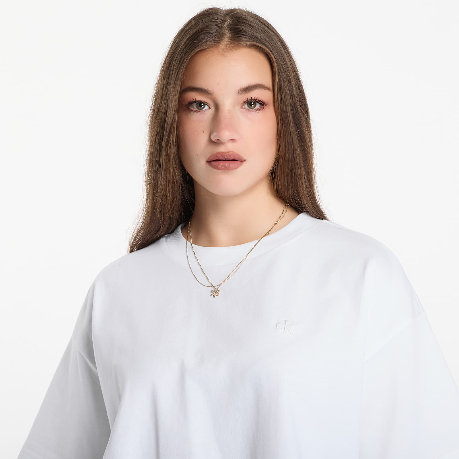 Ženske majice kratkih rukava Calvin Klein Jeans Ss Cropped Boxy Satin Floral Tee Bright White