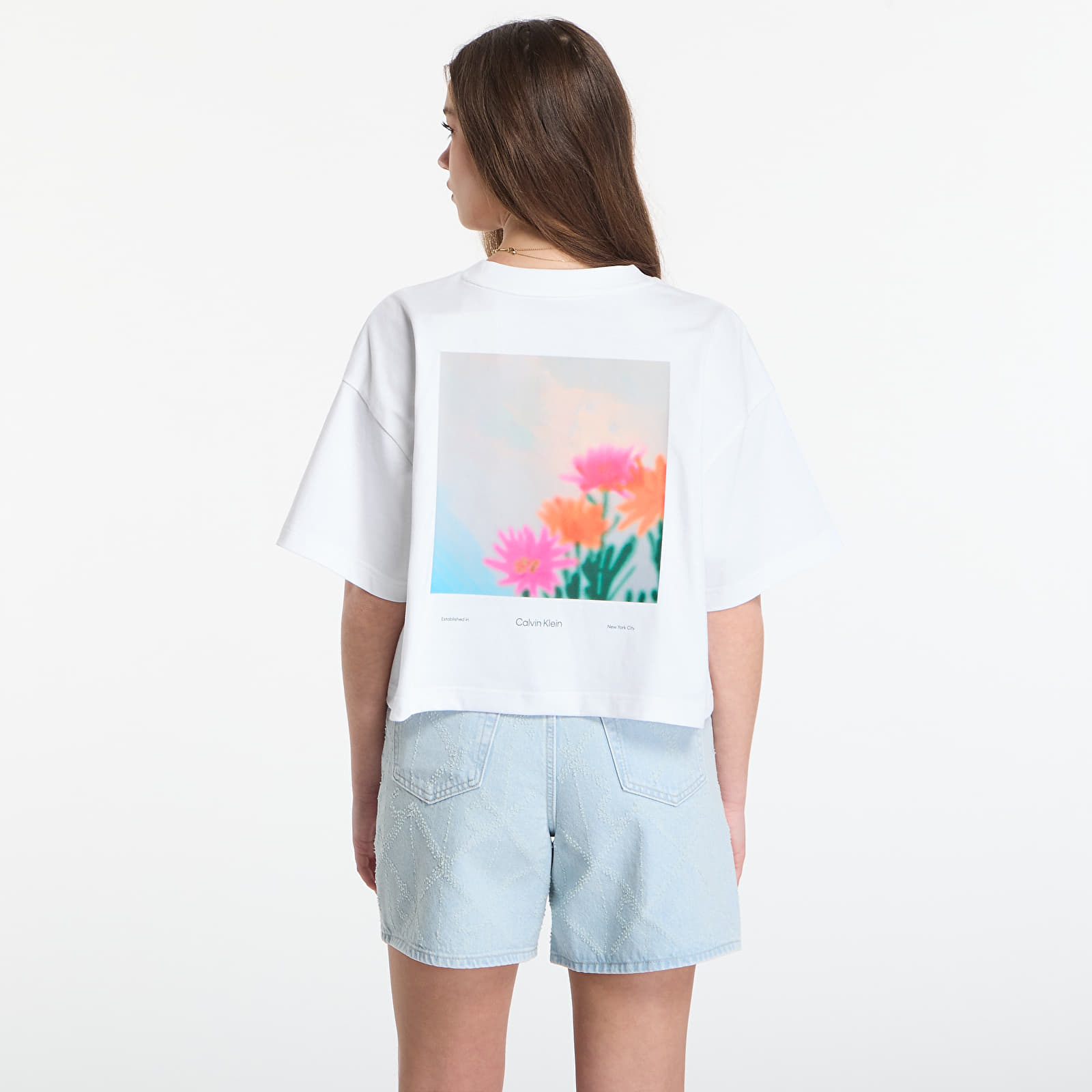 Ženske majice kratkih rukava Calvin Klein Jeans Ss Cropped Boxy Satin Floral Tee Bright White