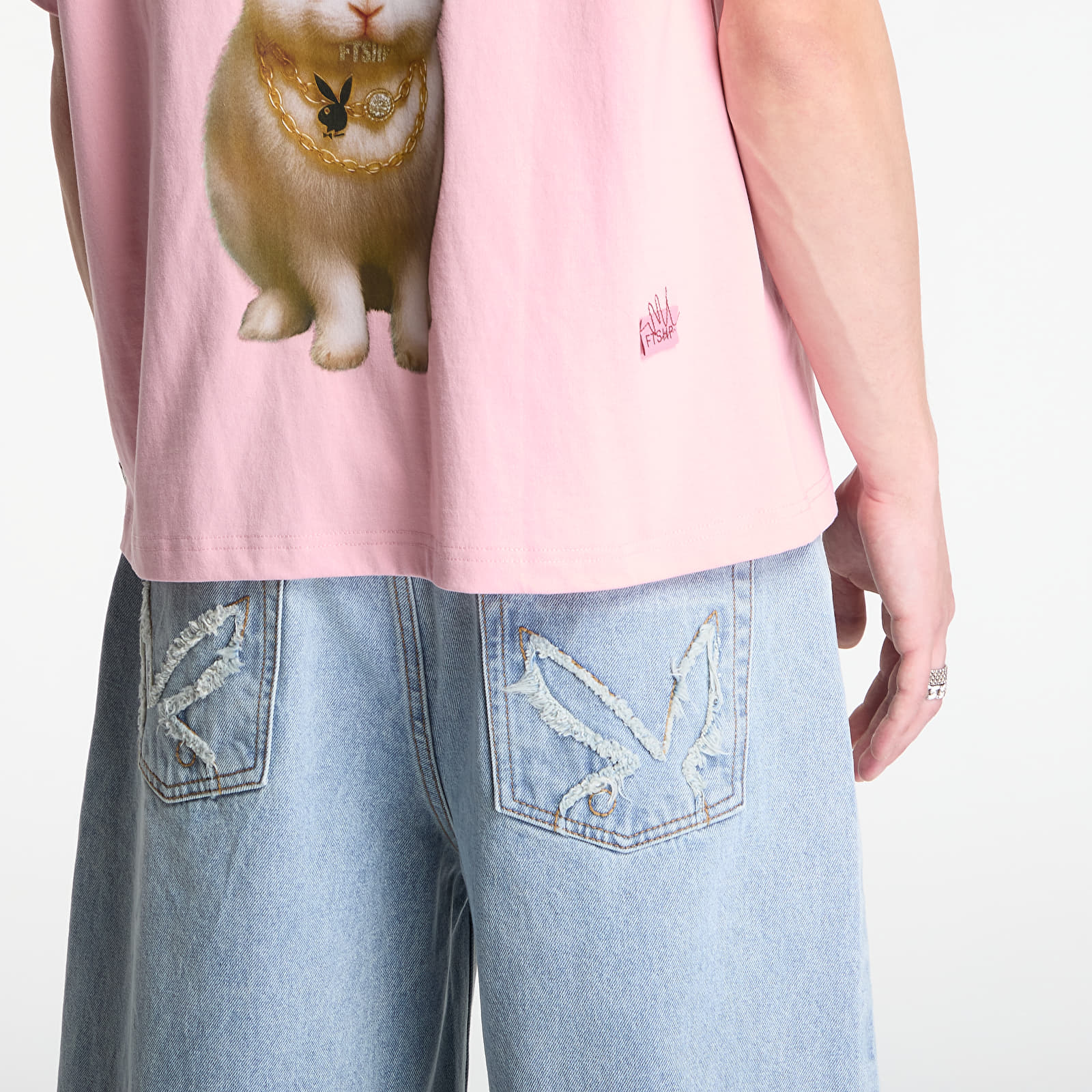 T-Shirts Playboy x FTSHP T-Shirt Caressing Bunny UNISEX Pink