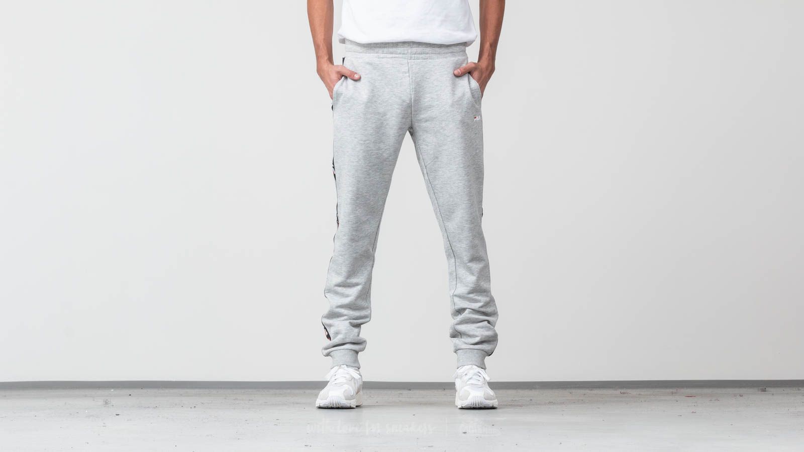 FILA Men Tadeo Tape Sweat Pants