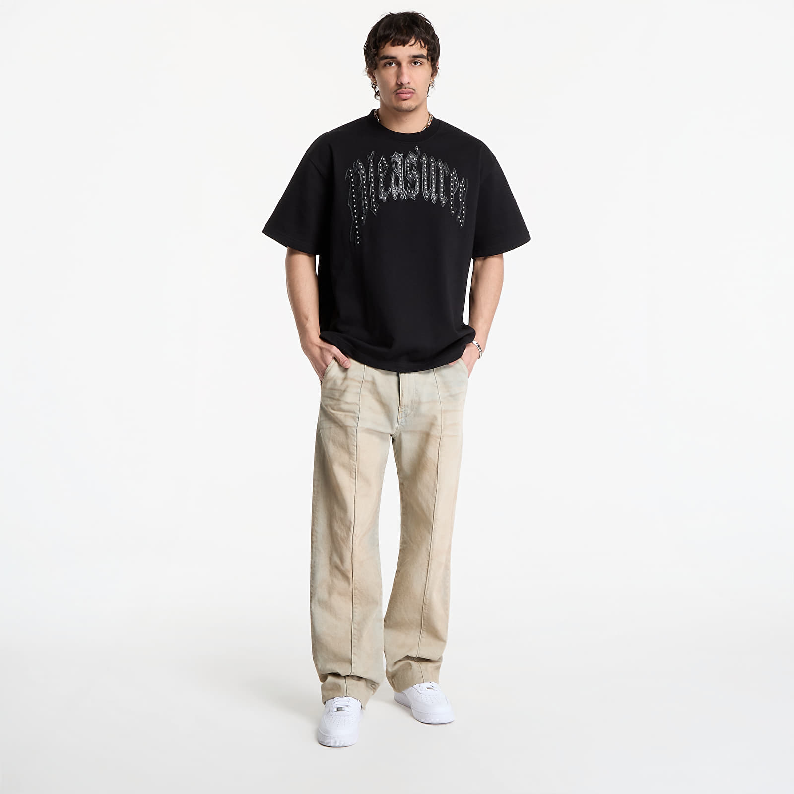 T-shirts PLEASURES Twitch Studded Crewneck Black