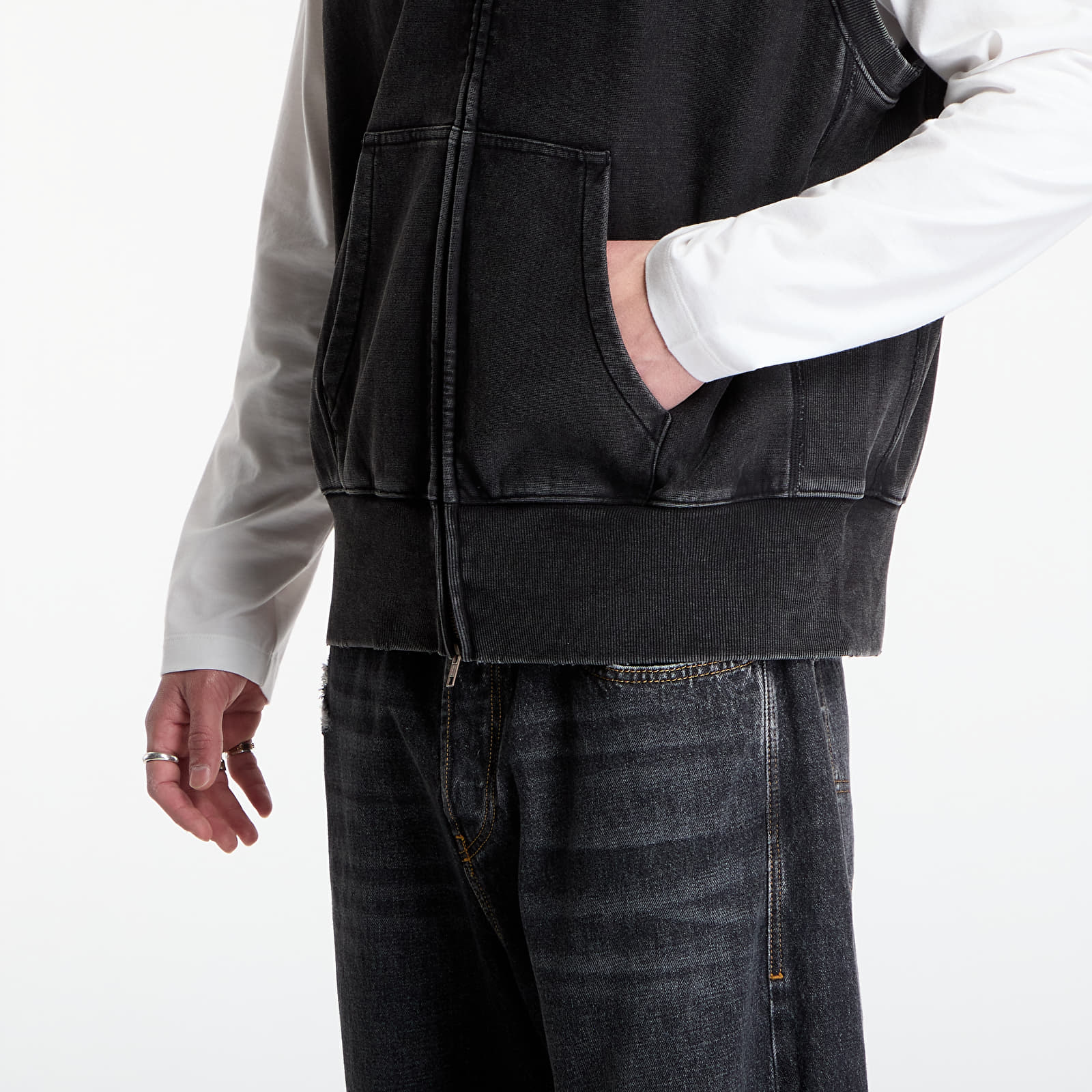 Vesty PLEASURES Neural Zip Vest Faded Black