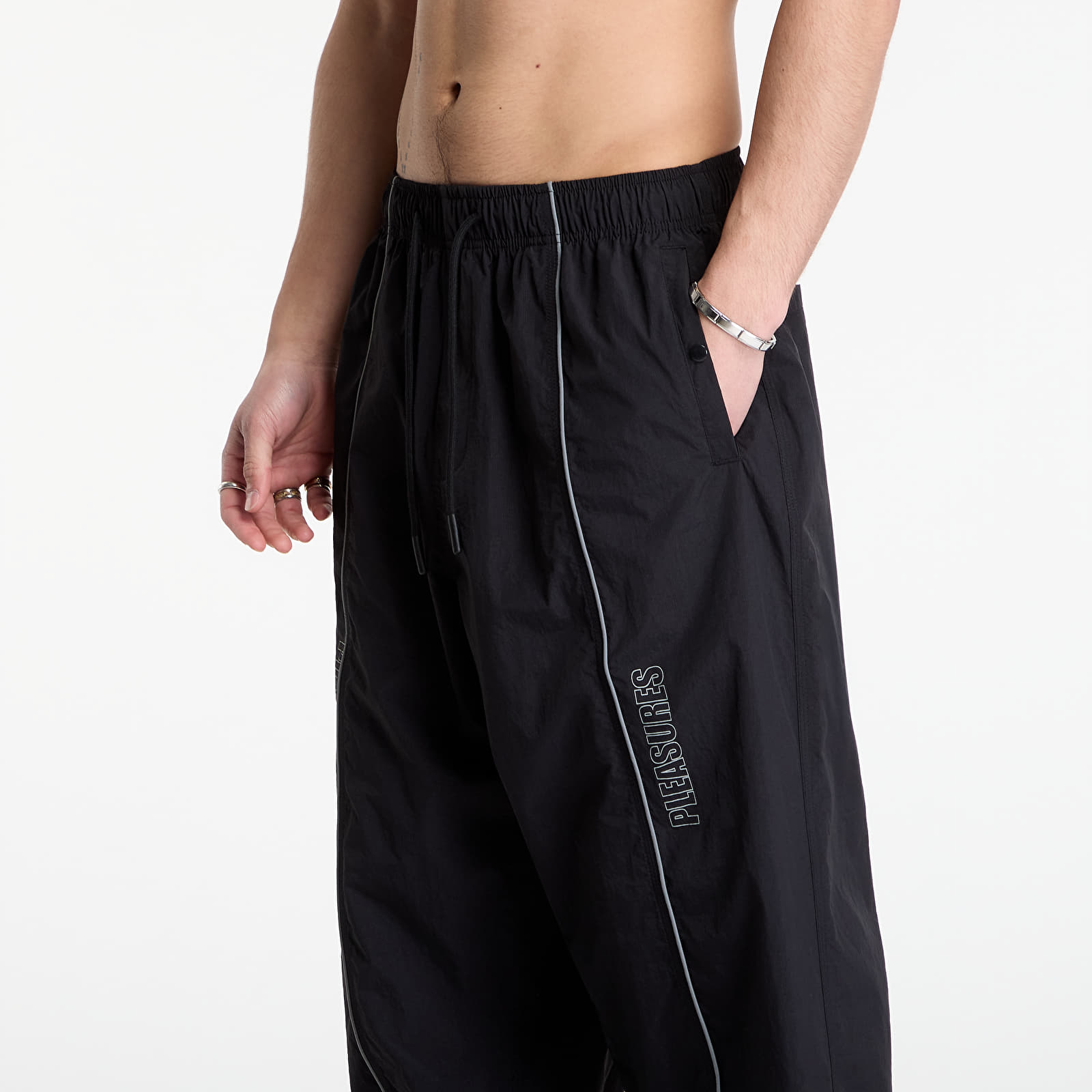 Housut PLEASURES Sound Track Pants Black
