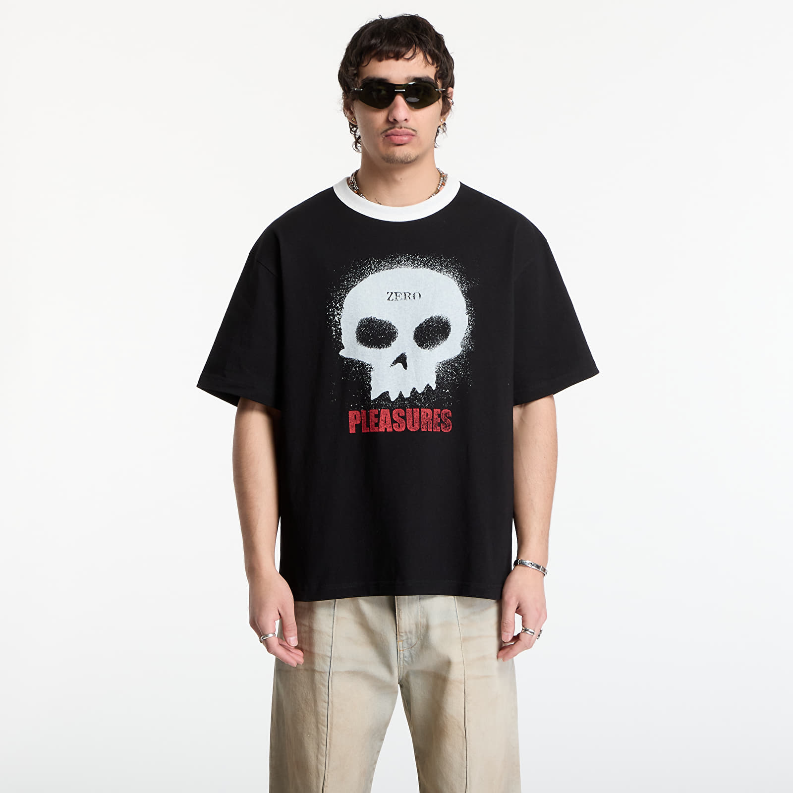 Тениски PLEASURES Single Skull Heavyweight Shirt Black