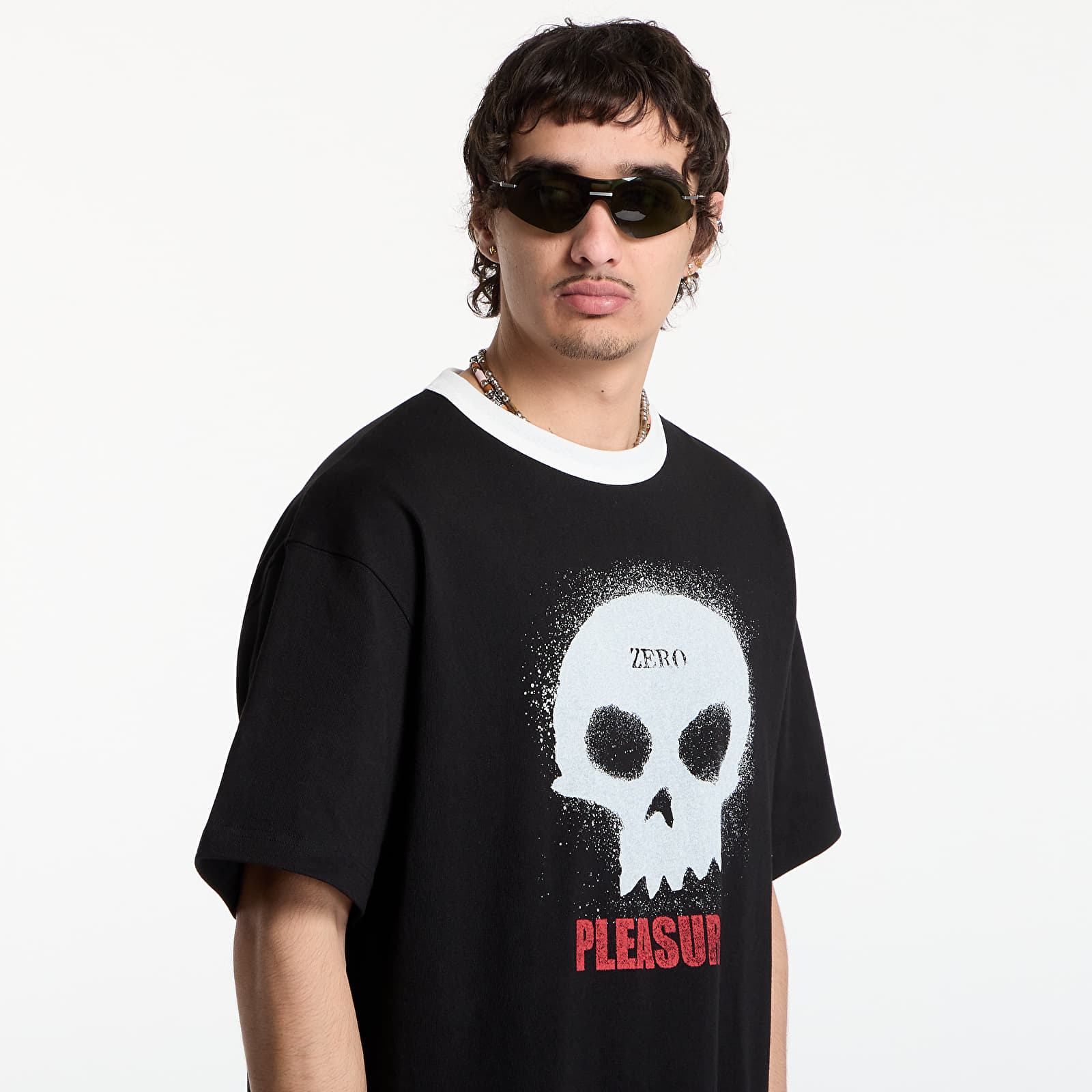 Тениски PLEASURES Single Skull Heavyweight Shirt Black