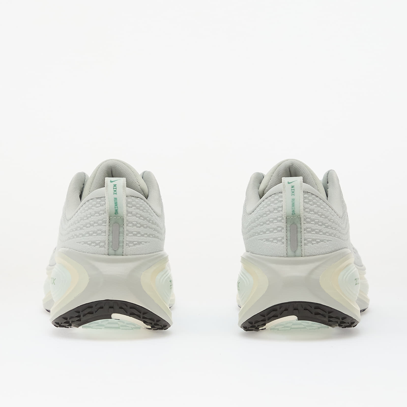 Sapatos de mulher Nike Vomero Plus Light Silver/ Metallic Silver