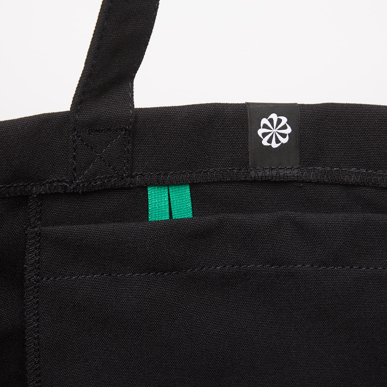 Crossbody torbe Nike Heritage Tote Bag 22L Black/ Stadium Green/ White