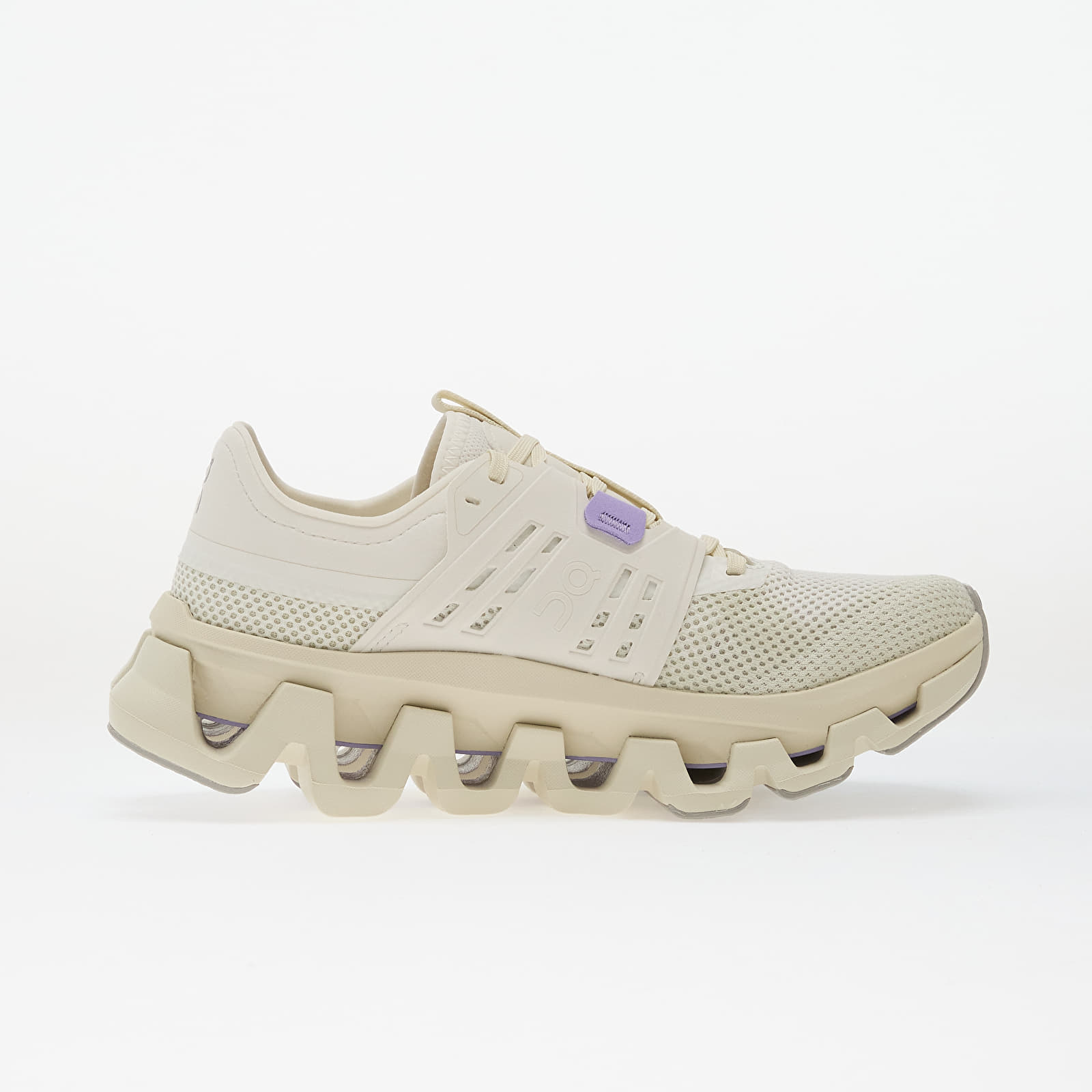 Skor för kvinnor On W Cloudswift Amp Ivory/ Ghost