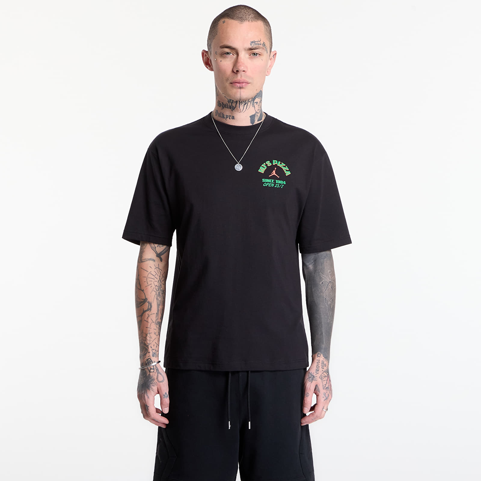 Trička Jordan Men's Graphic T-Shirt Black/ Infrared 23