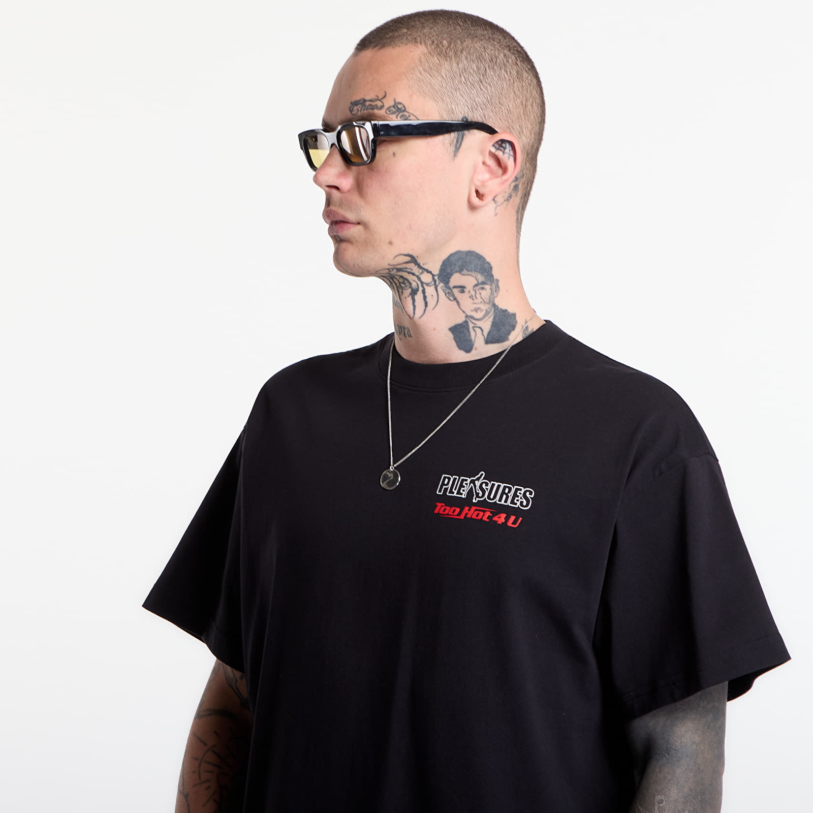 Trička PLEASURES Hot 4 U T-Shirt Black