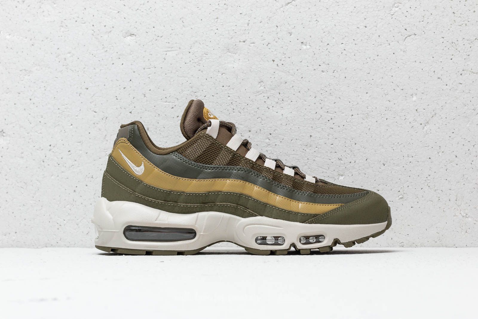 Air max 95 essential olive on sale