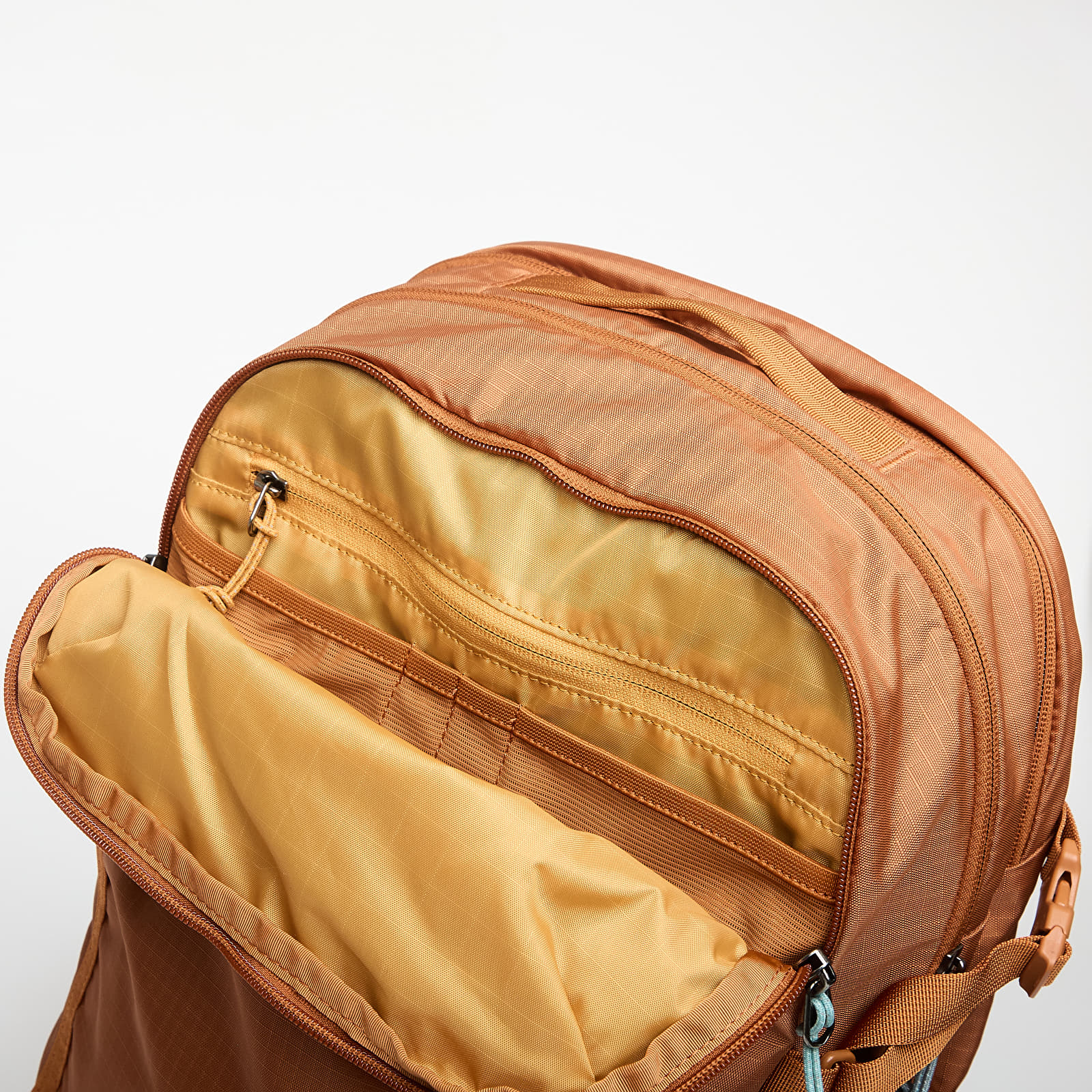 Zaini Cotopaxi Mente 32L Daypack - Cada Dia Whiskey