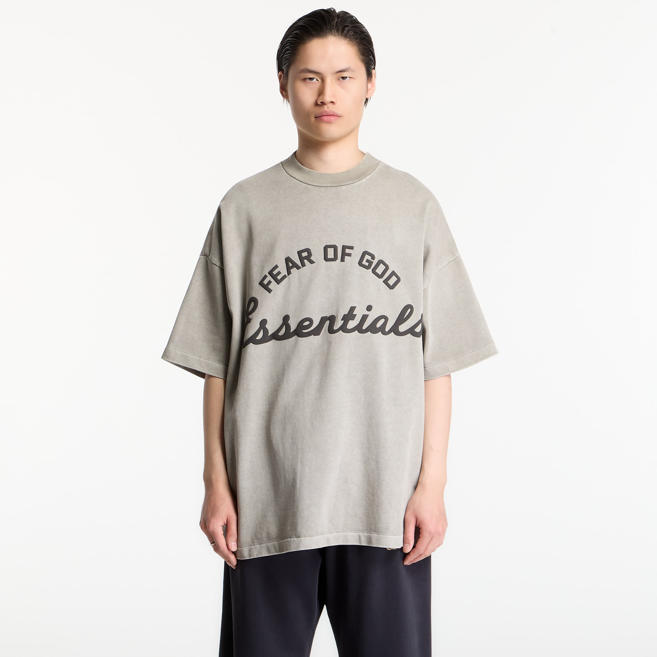 Maglietta Fear of God Eential Training 90' hort leeve Tee Faded eal