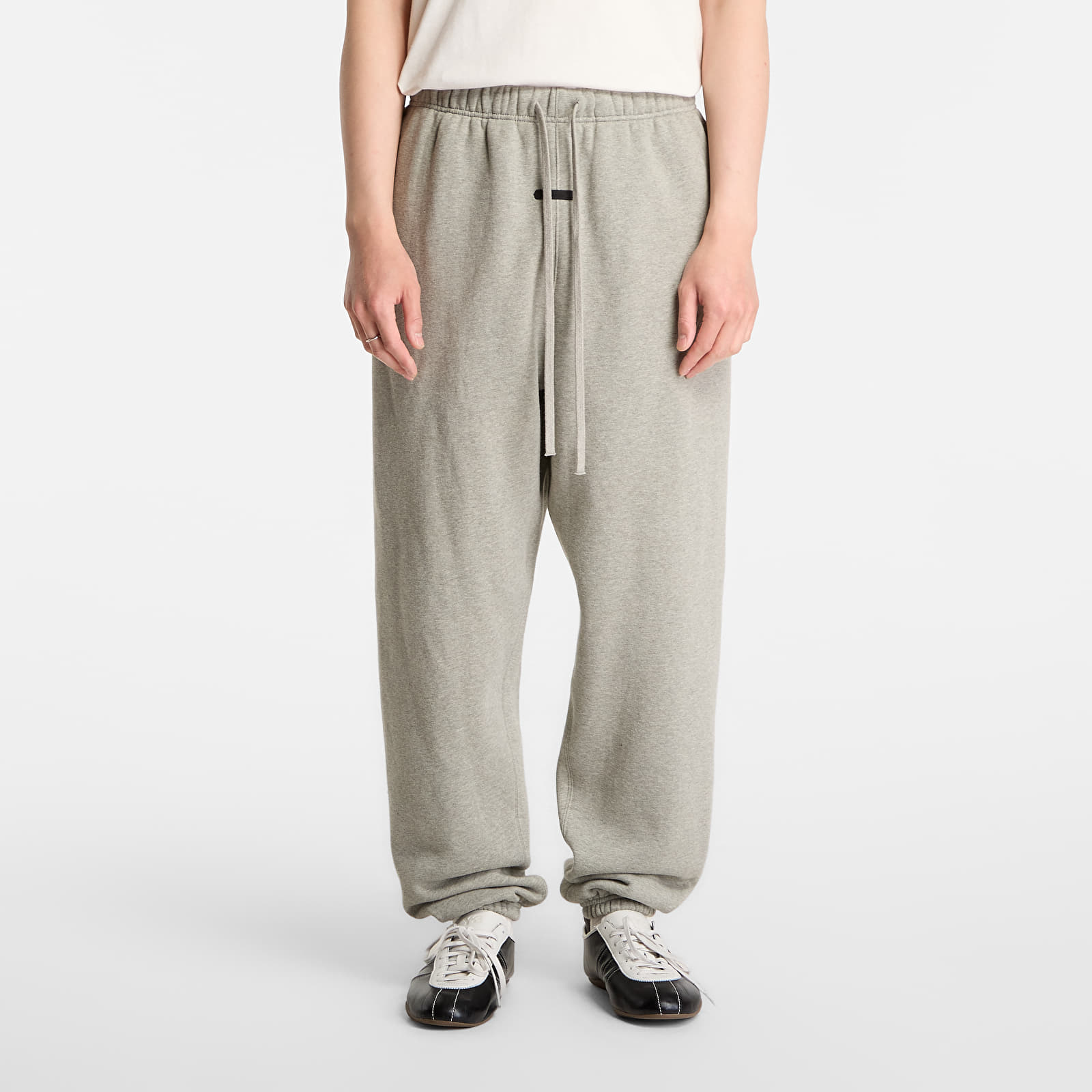 Jogginghosen Fear of God Essentials Signature Classic Sweatpants Concrete Heather/ Dark Concrete Heather