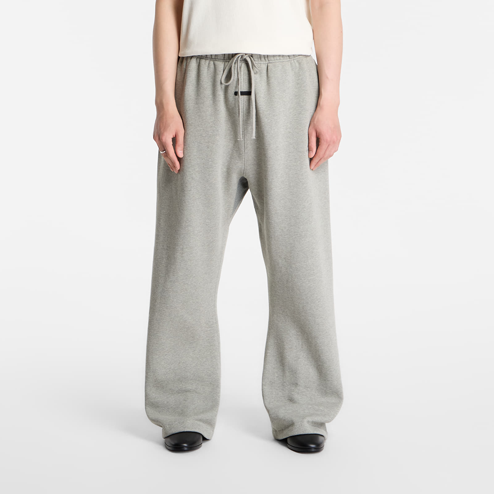 Jogginghosen Fear of God Essentials Signature Classic Fit Flare Sweatpants Concrete Heather/ Dark Concrete Heather