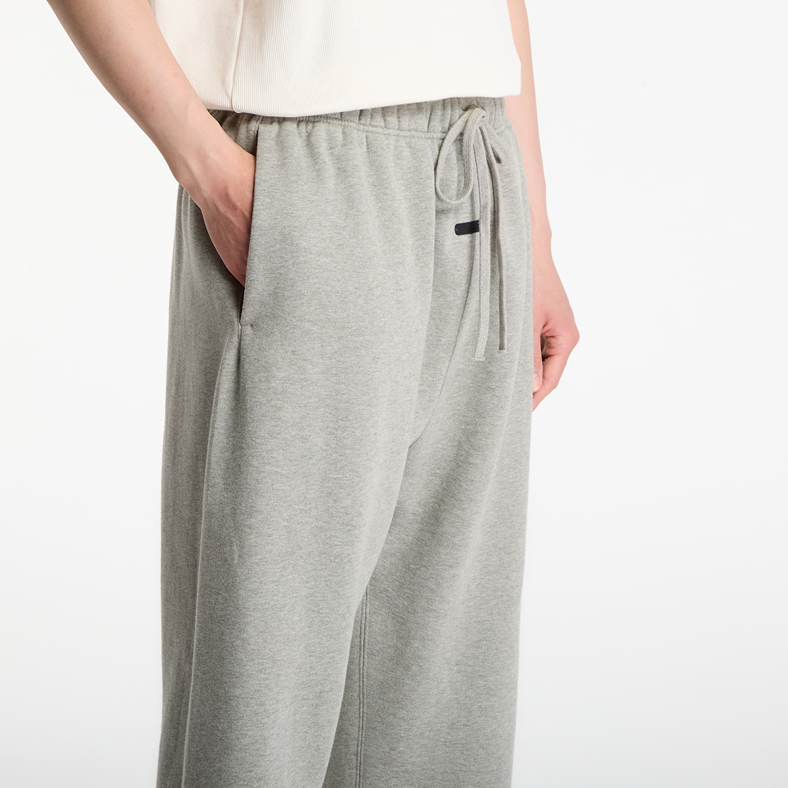 Jogginghosen Fear of God Essentials Signature Classic Fit Flare Sweatpants Concrete Heather/ Dark Concrete Heather