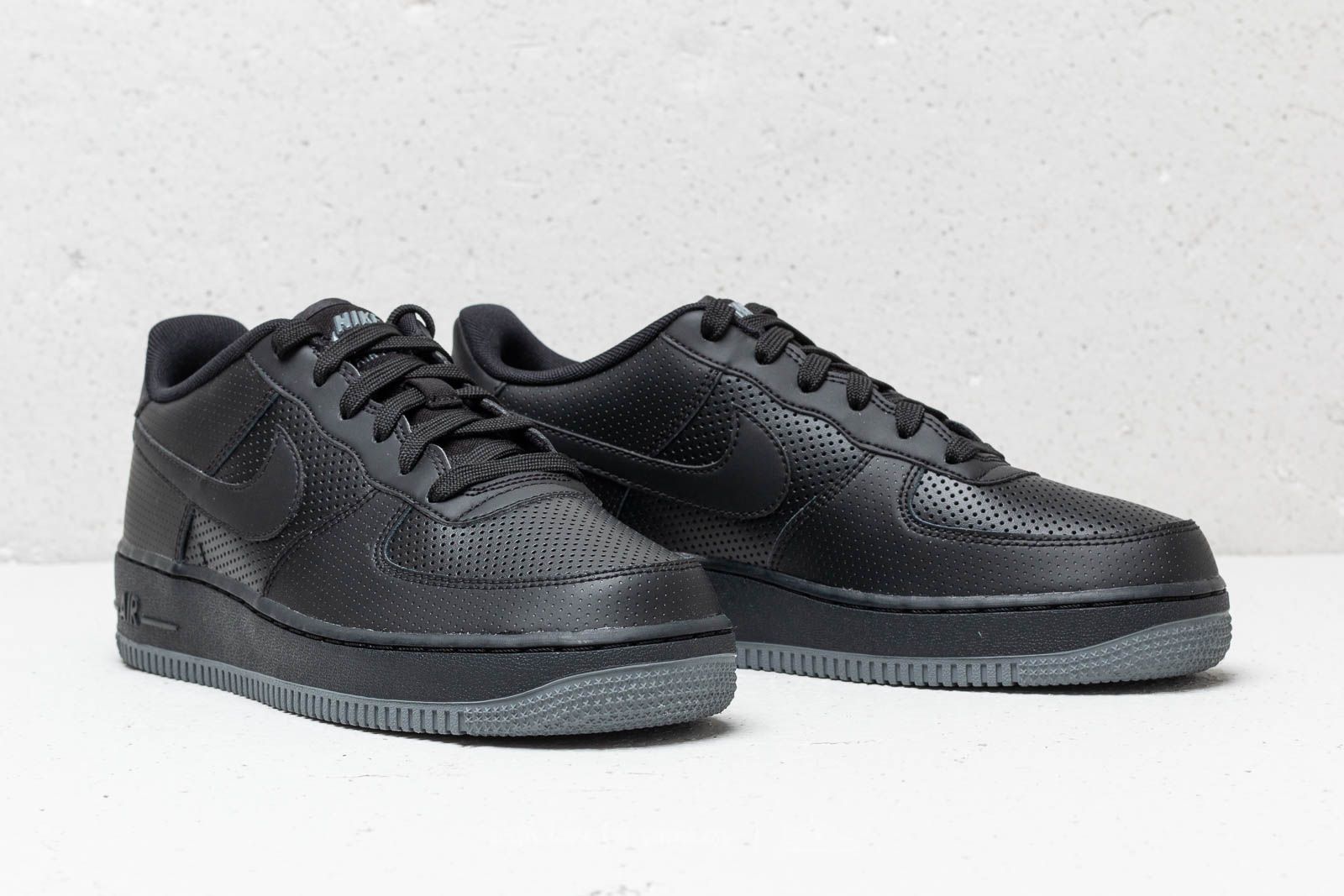 Chaussures et baskets femme Nike Air Force 1 LV8 Perf GS Black Black Dark Grey Footshop