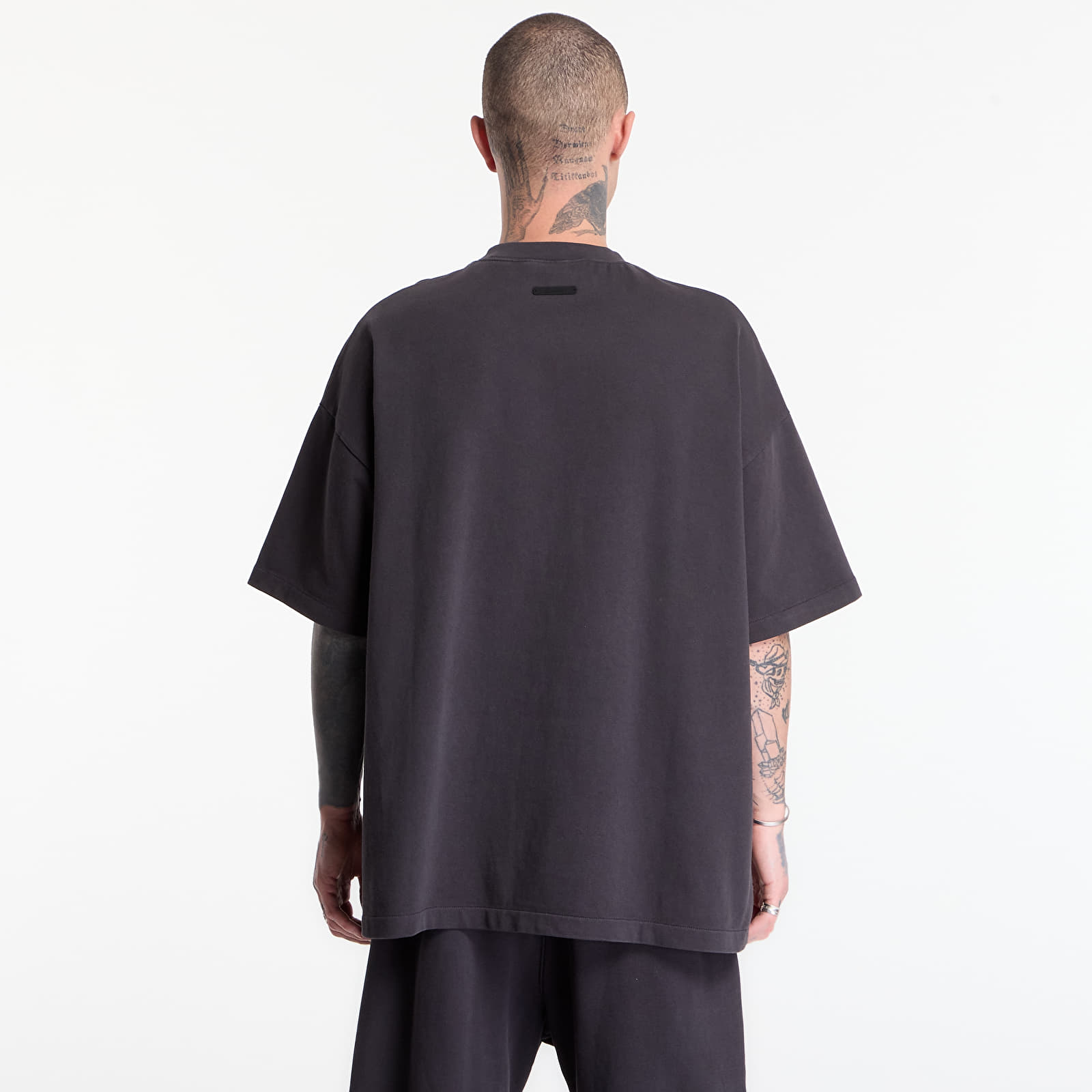 Trička Fear of God Essentials Signature 90' Short Sleeve Faded Black