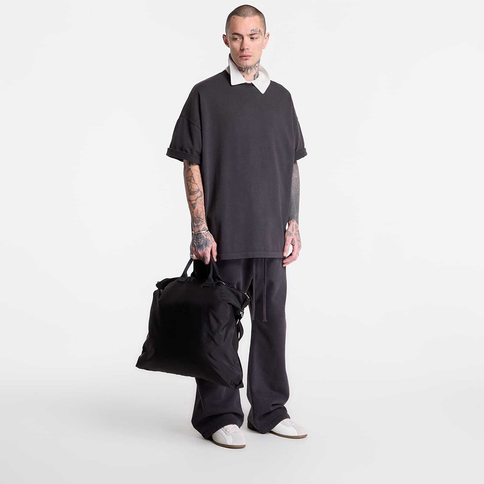 Trička Fear of God Essentials Signature 90' Short Sleeve Faded Black