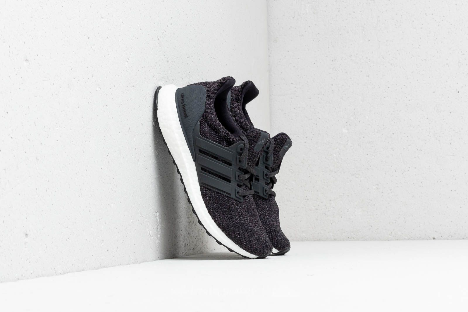 Buty męskie adidas UltraBOOST Carbon/ Carbon/ Ftw White