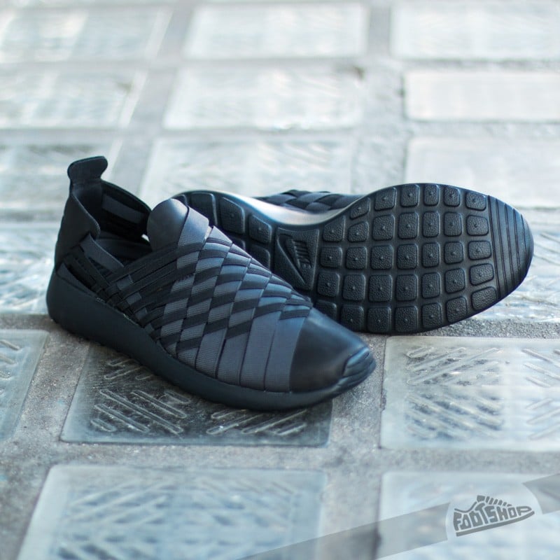 Damesko Nike Wmns Rosherun Woven 2.0 black