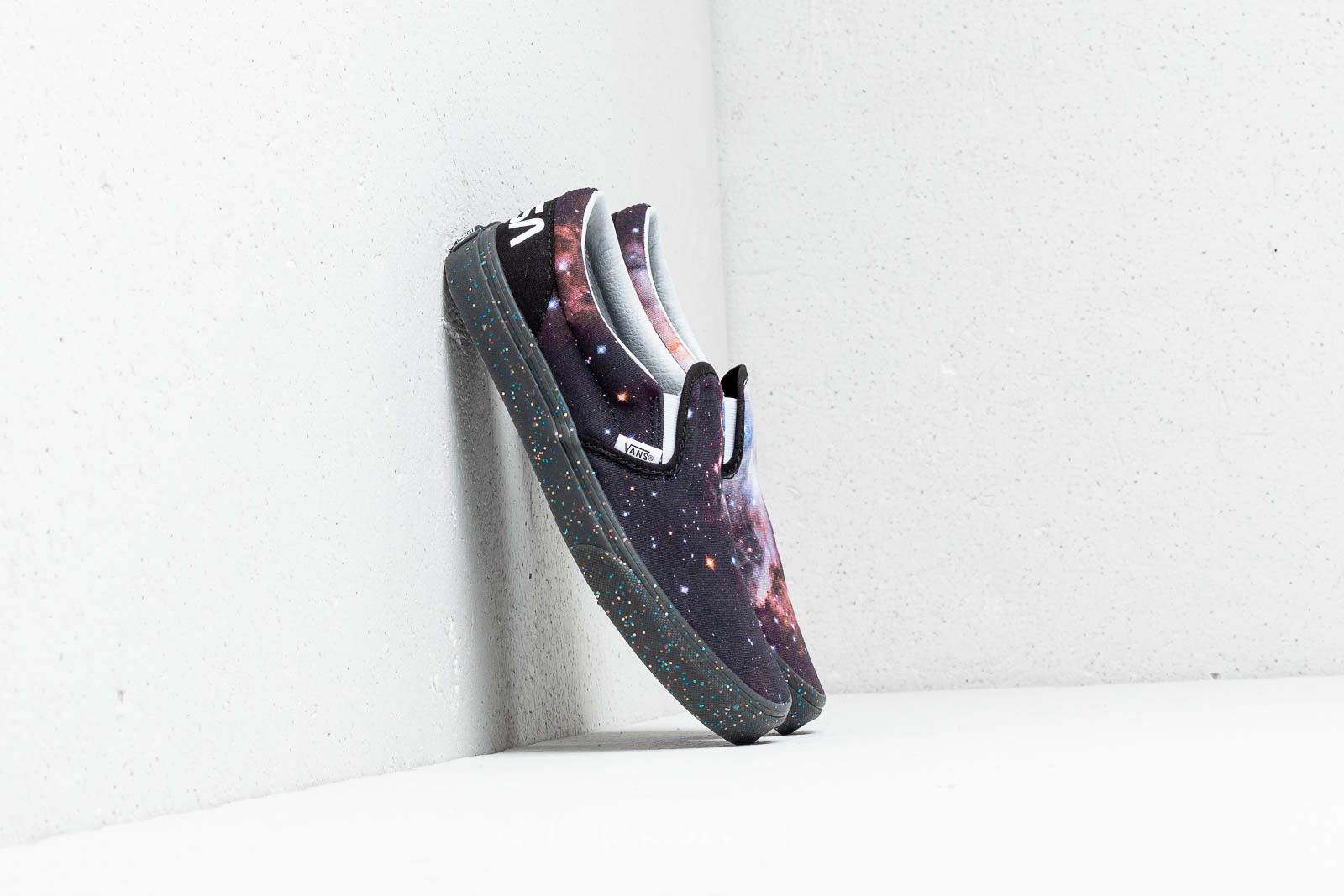 Мъжки кецове и обувки Vans Classic Slip-On Space Voyager Galaxy/ Black