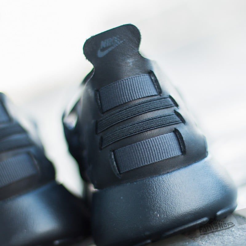 Damesko Nike Wmns Rosherun Woven 2.0 black