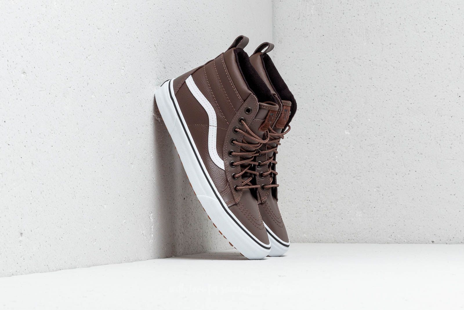 Vans hotsell mte rain