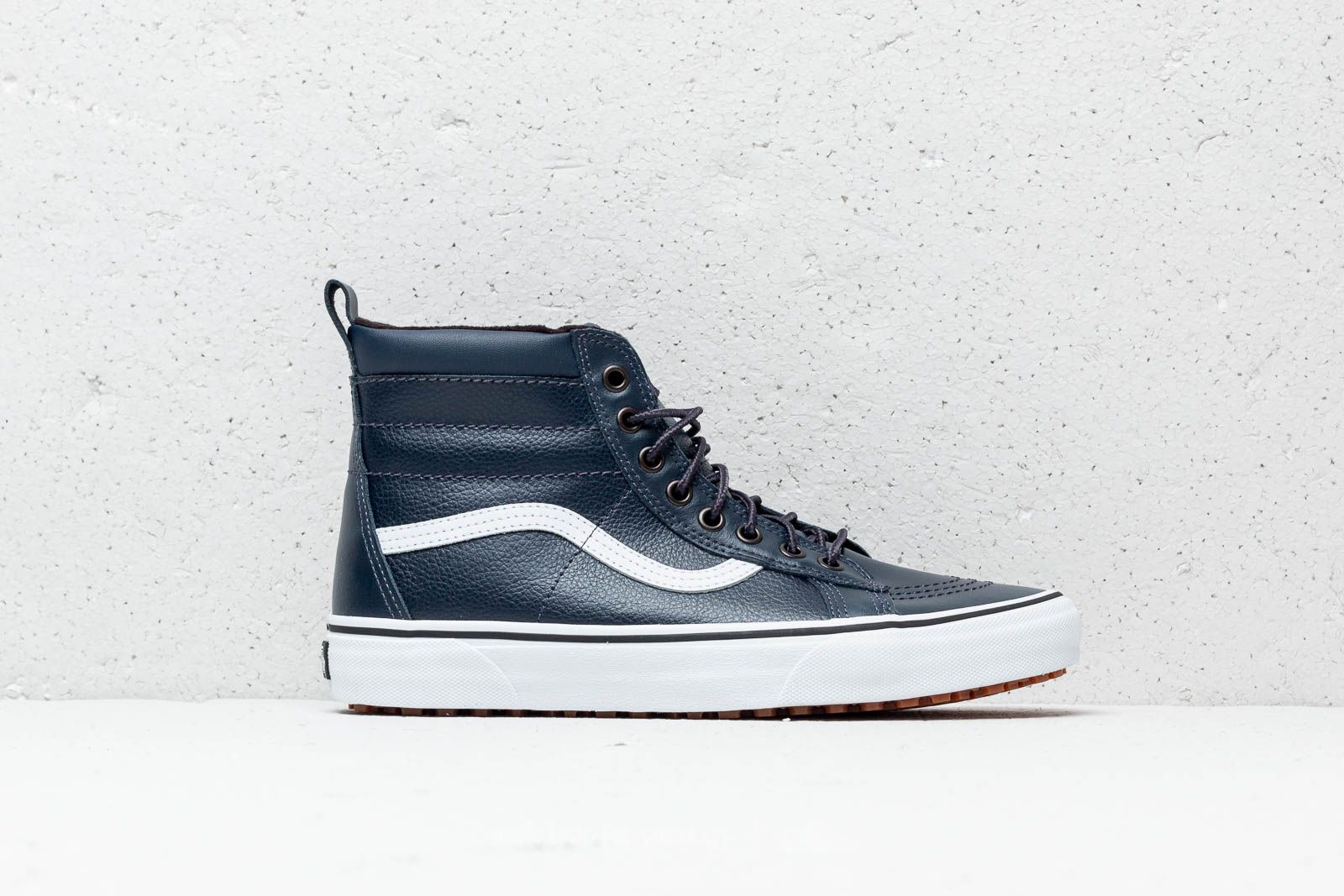 Vans sky captain store