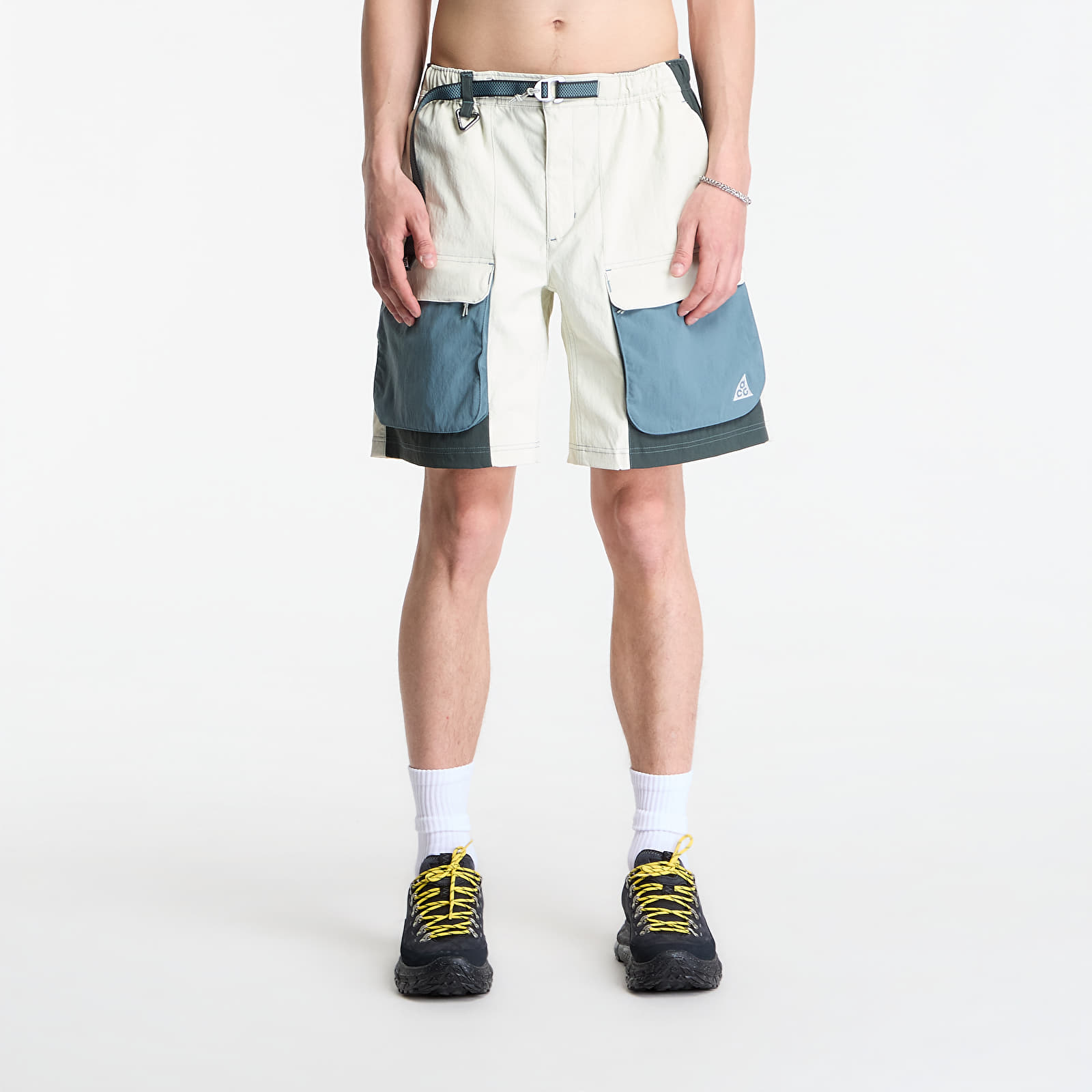 Kratke hlače Nike ACG "Smith Summit" Men's Cargo Shorts Sea Glass/ Mineral Slate/ Summit White