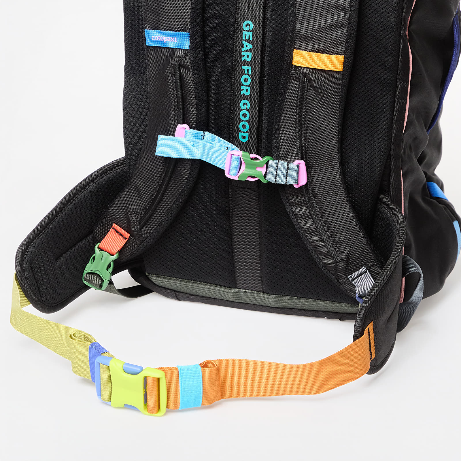 Batohy Cotopaxi Allpa 42L Travel Pack Del Dia Dark